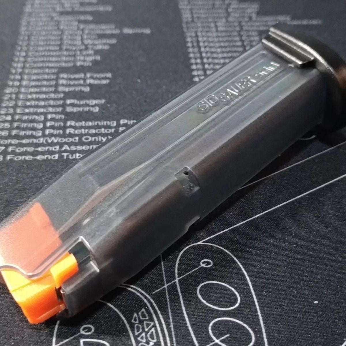 P320シリーズ ダブルカラムマガジン BWHM製に適したM17/M18 フィンガーアクションブローバック