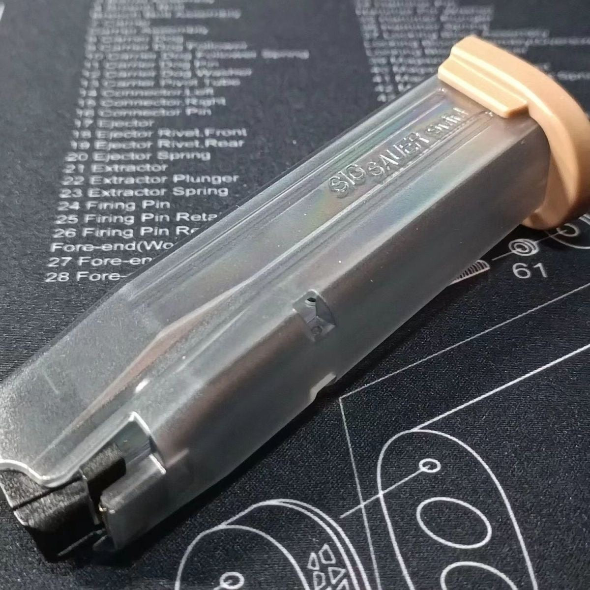 P320シリーズ ダブルカラムマガジン BWHM製に適したM17/M18 フィンガーアクションブローバック
