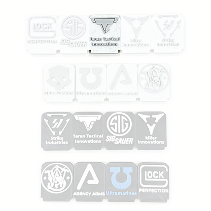 ガンスタンド ディスプレイスタンド 3Dプリント製 モデルガン エアガン 展示台 Glock / SIG SAUER / TTI / Strike Industries 立標プレート付き コレクション用 卓上ディスプレイ