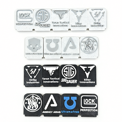 ガンスタンド ディスプレイスタンド 3Dプリント製 モデルガン エアガン 展示台 Glock / SIG SAUER / TTI / Strike Industries 立標プレート付き コレクション用 卓上ディスプレイ