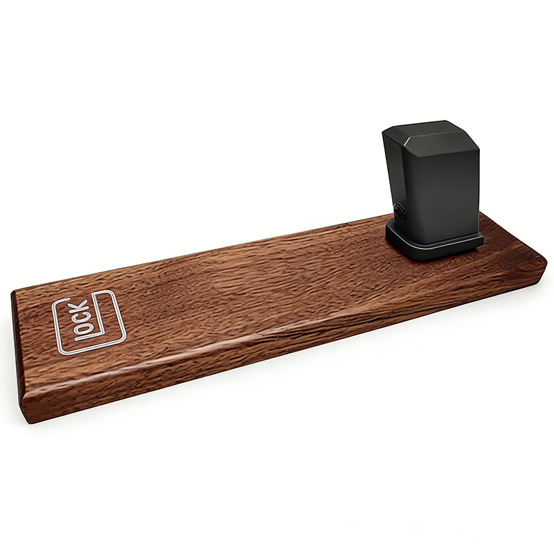 ガンスタンド ディスプレイスタンド 胡桃木/榉木 モデルガン エアガン 展示台 Glock互換 G17/G18/G19/G34/G45 TTI / SIG SAUER / Strike Industries コレクション用 卓上ディスプレイ