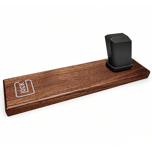 ガンスタンド ディスプレイスタンド 胡桃木/榉木 モデルガン エアガン 展示台 Glock互換 G17/G18/G19/G34/G45 TTI / SIG SAUER / Strike Industries コレクション用 卓上ディスプレイ