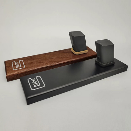 ガンスタンド ディスプレイスタンド 胡桃木/榉木 モデルガン エアガン 展示台 Glock互換 G17/G18/G19/G34/G45 TTI / SIG SAUER / Strike Industries コレクション用 卓上ディスプレイ