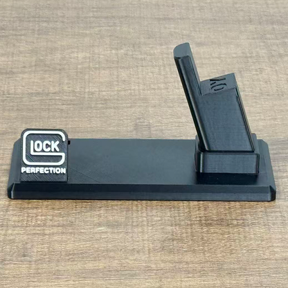 ガンスタンド ディスプレイスタンド 3Dプリント製 モデルガン エアガン 展示台 Glock / SIG SAUER / TTI / Strike Industries 立標プレート付き コレクション用 卓上ディスプレイ