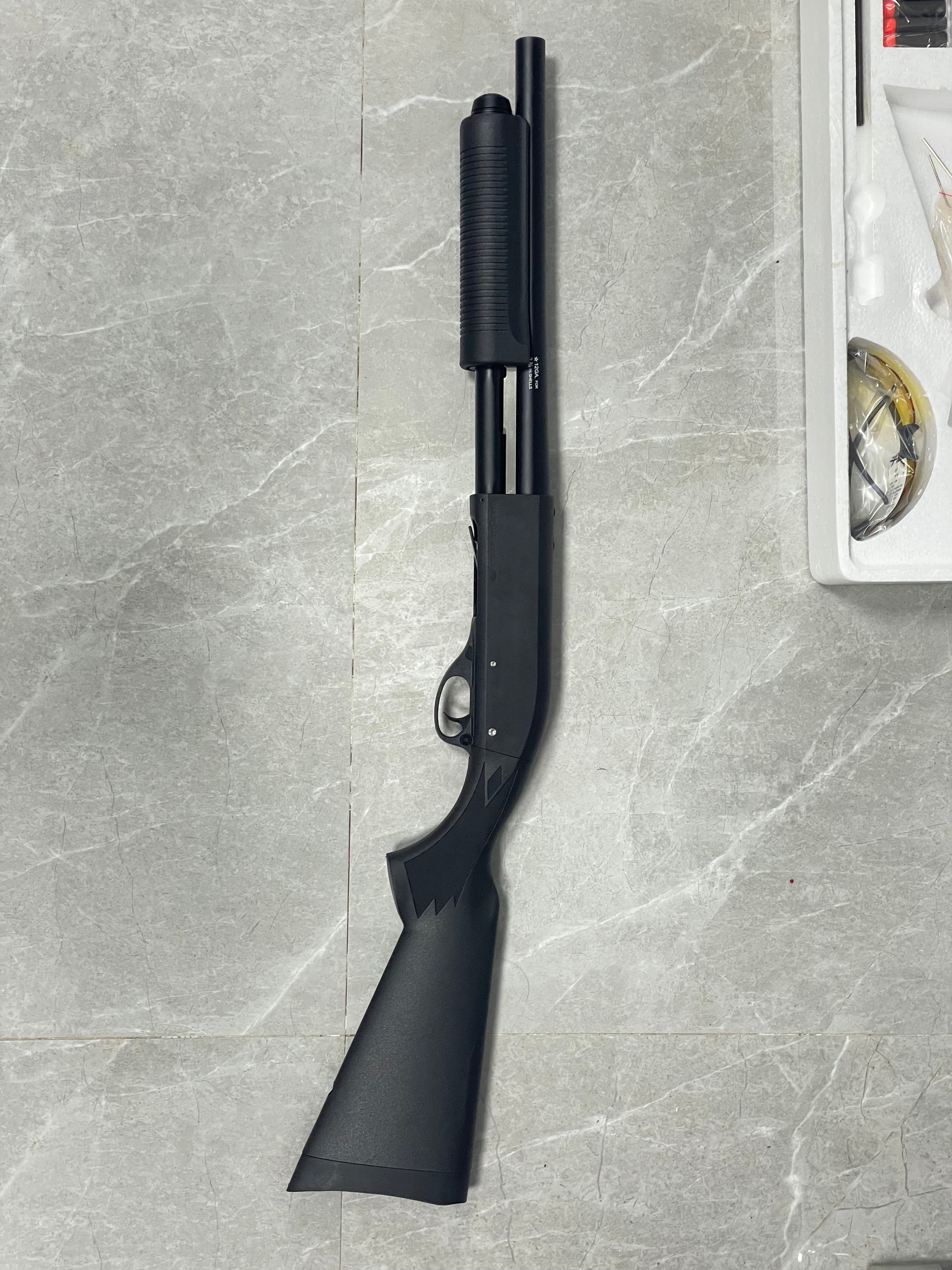 AKA製M870r1レミントン ナーフ系 ショットガン風おもちゃ銃 排莢式 