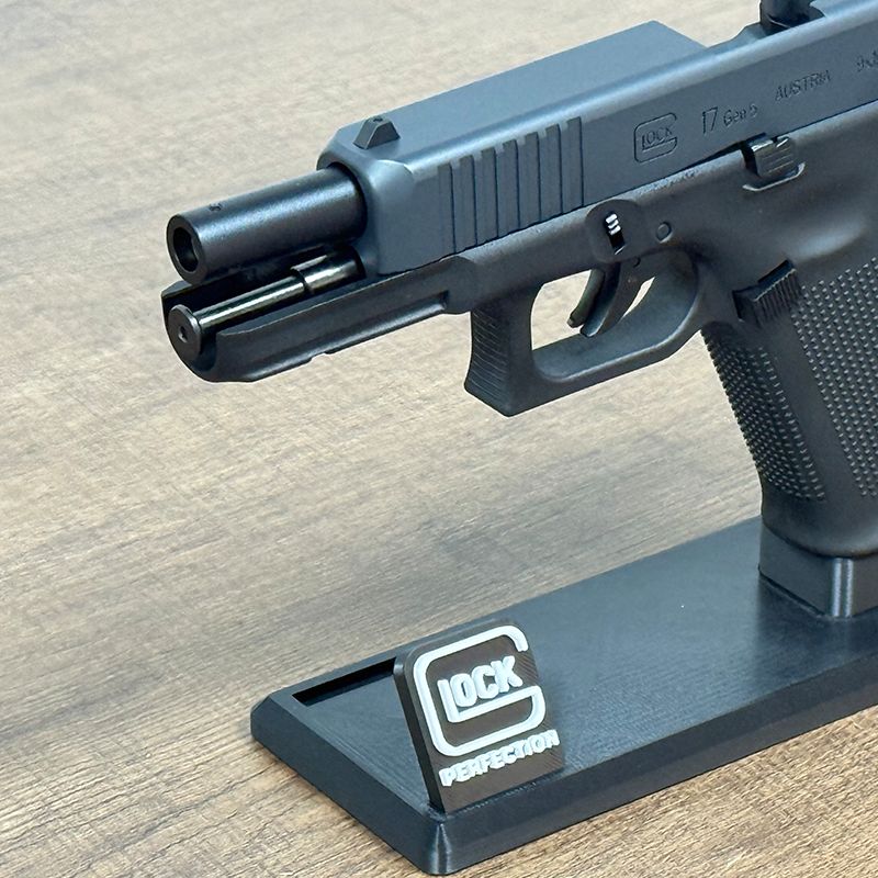 ガンスタンド ディスプレイスタンド 3Dプリント製 モデルガン エアガン 展示台 Glock / SIG SAUER / TTI / Strike Industries 立標プレート付き コレクション用 卓上ディスプレイ