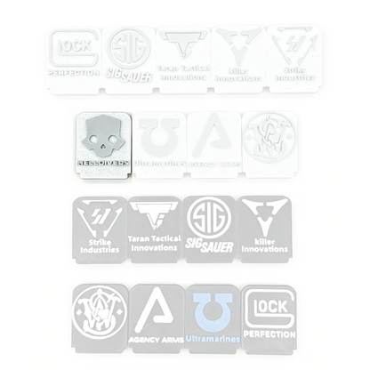 ガンスタンド ディスプレイスタンド 3Dプリント製 モデルガン エアガン 展示台 Glock / SIG SAUER / TTI / Strike Industries 立標プレート付き コレクション用 卓上ディスプレイ