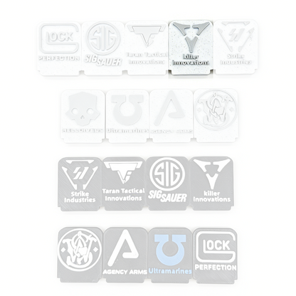 ガンスタンド ディスプレイスタンド 3Dプリント製 モデルガン エアガン 展示台 Glock / SIG SAUER / TTI / Strike Industries 立標プレート付き コレクション用 卓上ディスプレイ