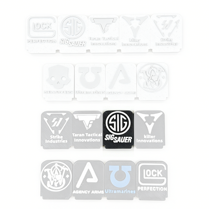 ガンスタンド ディスプレイスタンド 3Dプリント製 モデルガン エアガン 展示台 Glock / SIG SAUER / TTI / Strike Industries 立標プレート付き コレクション用 卓上ディスプレイ